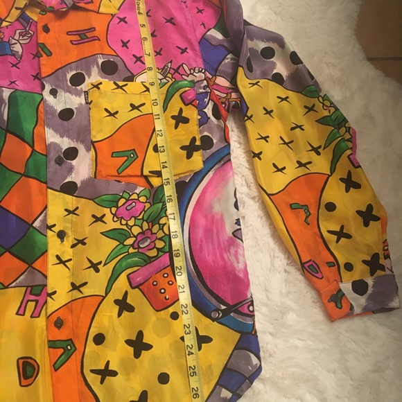 Over sized silk shirt to wear as cover up or tie at waist with jeans. Vintage - Picture 12 of 12